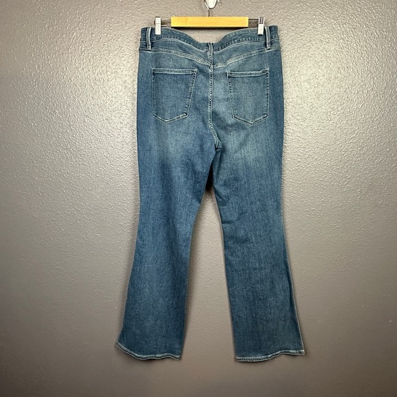 White House Black Market High Rise Everyday Soft Skinny Flare Jeans - 14 - Picture 4 of 8